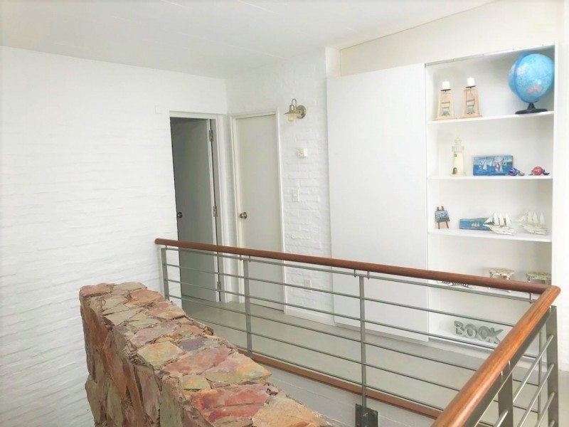 Excelente departamento reciclado estilo casa sobre el mar en Montoya